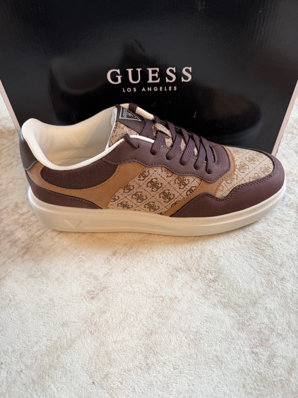 GUESS Men’s Carmino Brown & Tan Logo Low-Top Sneaker Size 11.5